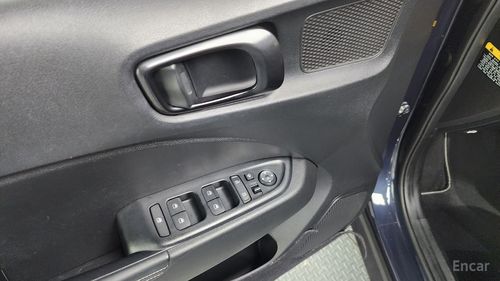 Hyundai Venue I (2019 – н.в.) 2019, изображение 3 от компании ncars.group в Москве Hyundai Venue I (2019 – н.в.) 2019, изображение 3