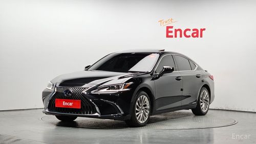 Lexus ES 200 VII Рестайлинг (2021 – н.в.) 2021 от компании ncars.group в Москве Lexus ES 200 VII Рестайлинг (2021 – н.в.) 2021