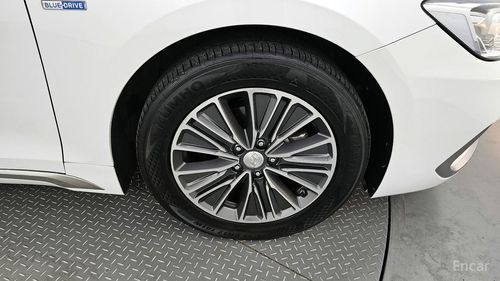 Hyundai Grandeur HG VI hybrid (2016 – 2019) 2019, изображение 6 от компании ncars.group в Москве Hyundai Grandeur HG VI hybrid (2016 – 2019) 2019, изображение 6