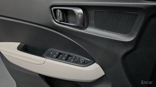 Hyundai Venue I (2019 – н.в.) 2024, изображение 3 от компании ncars.group в Москве Hyundai Venue I (2019 – н.в.) 2024, изображение 3