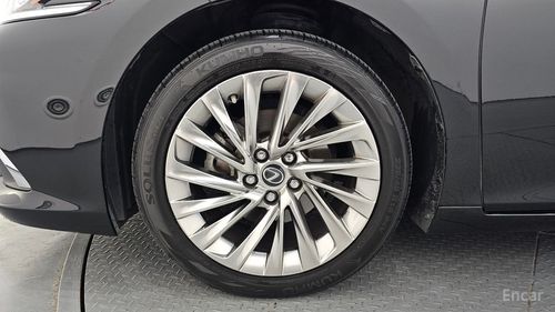 Lexus ES 200 VII Рестайлинг (2021 – н.в.) 2021, изображение 6 от компании ncars.group в Москве Lexus ES 200 VII Рестайлинг (2021 – н.в.) 2021, изображение 6