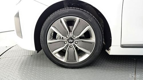 Hyundai Ionic (hybrid) 2016, изображение 6 от компании ncars.group в Москве Hyundai Ionic (hybrid) 2016, изображение 6