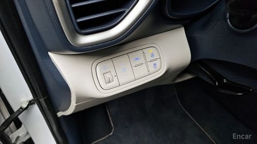 Hyundai Venue I (2019 – н.в.) 2022, изображение 3 от компании ncars.group в Москве Hyundai Venue I (2019 – н.в.) 2022, изображение 3