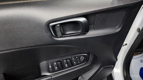 Hyundai Venue I (2019 – н.в.) 2021, изображение 3 от компании ncars.group в Москве Hyundai Venue I (2019 – н.в.) 2021, изображение 3