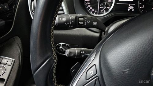 Infiniti Q30 (2015 – 2019) 2017, изображение 4