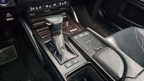 Lexus ES 200 VII Рестайлинг (2021 – н.в.) 2021, изображение 8 от компании ncars.group в Москве Lexus ES 200 VII Рестайлинг (2021 – н.в.) 2021, изображение 8